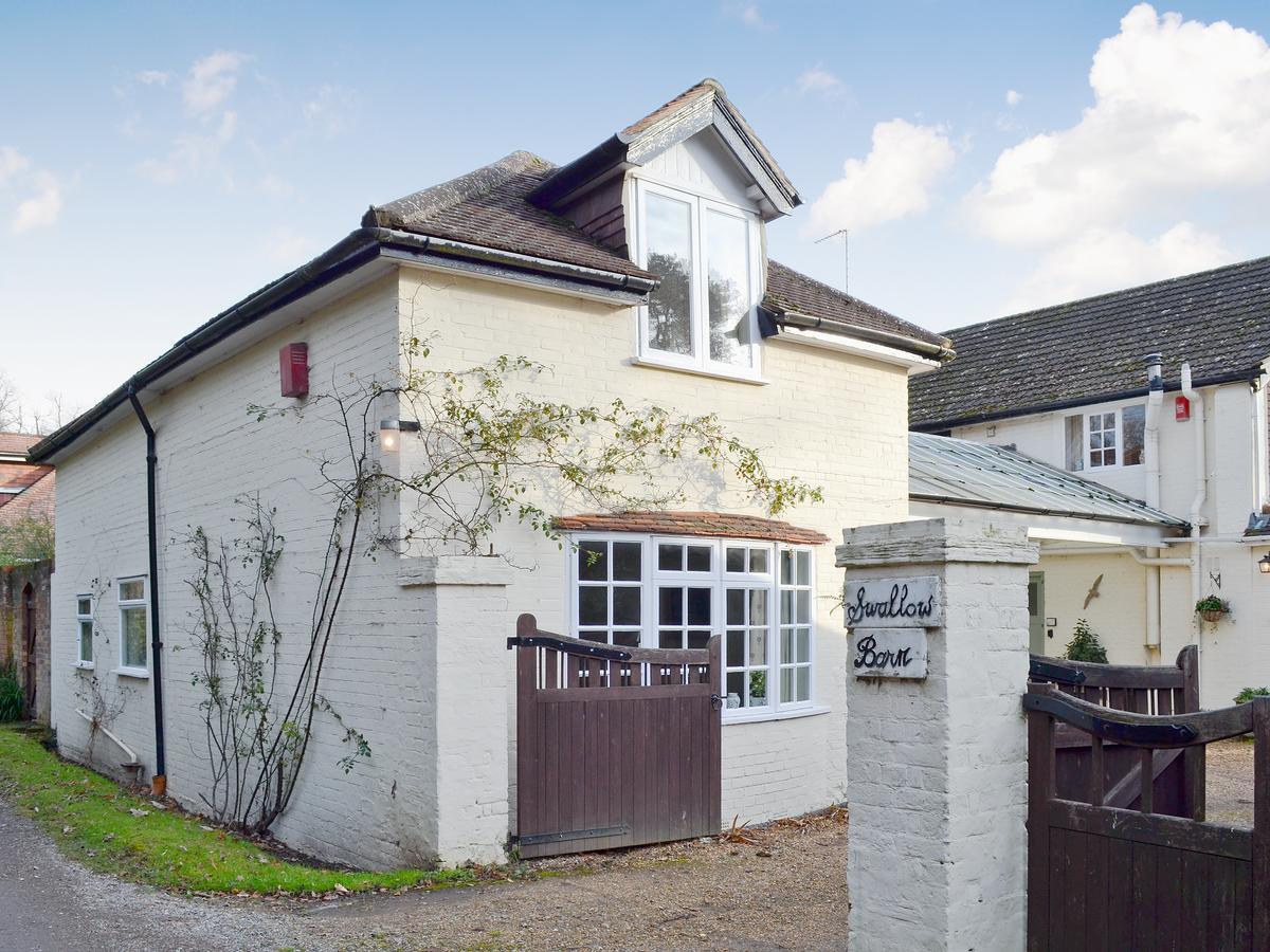 Swallow Barn Vila Chobham  Exterior foto